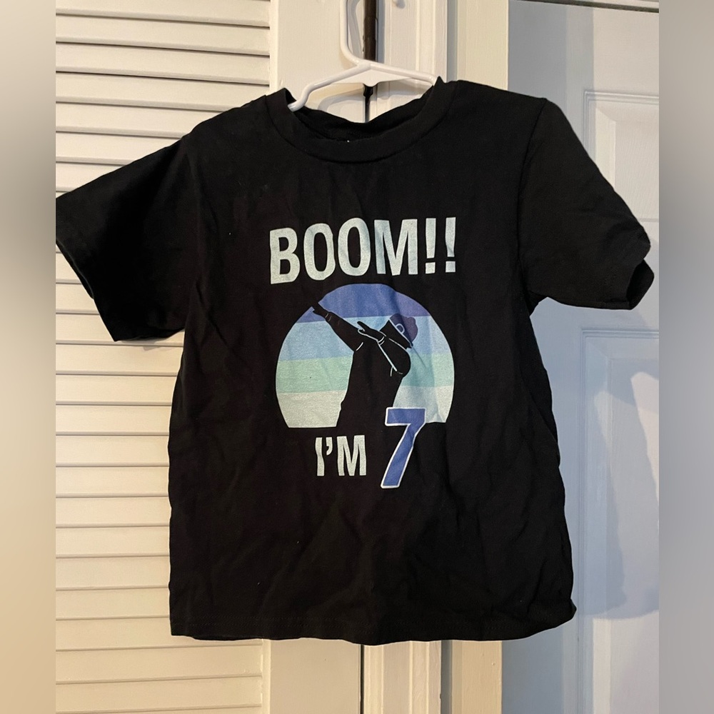 Kids boom I’m 7 graphic Tshirt size xs 
excellent used condition